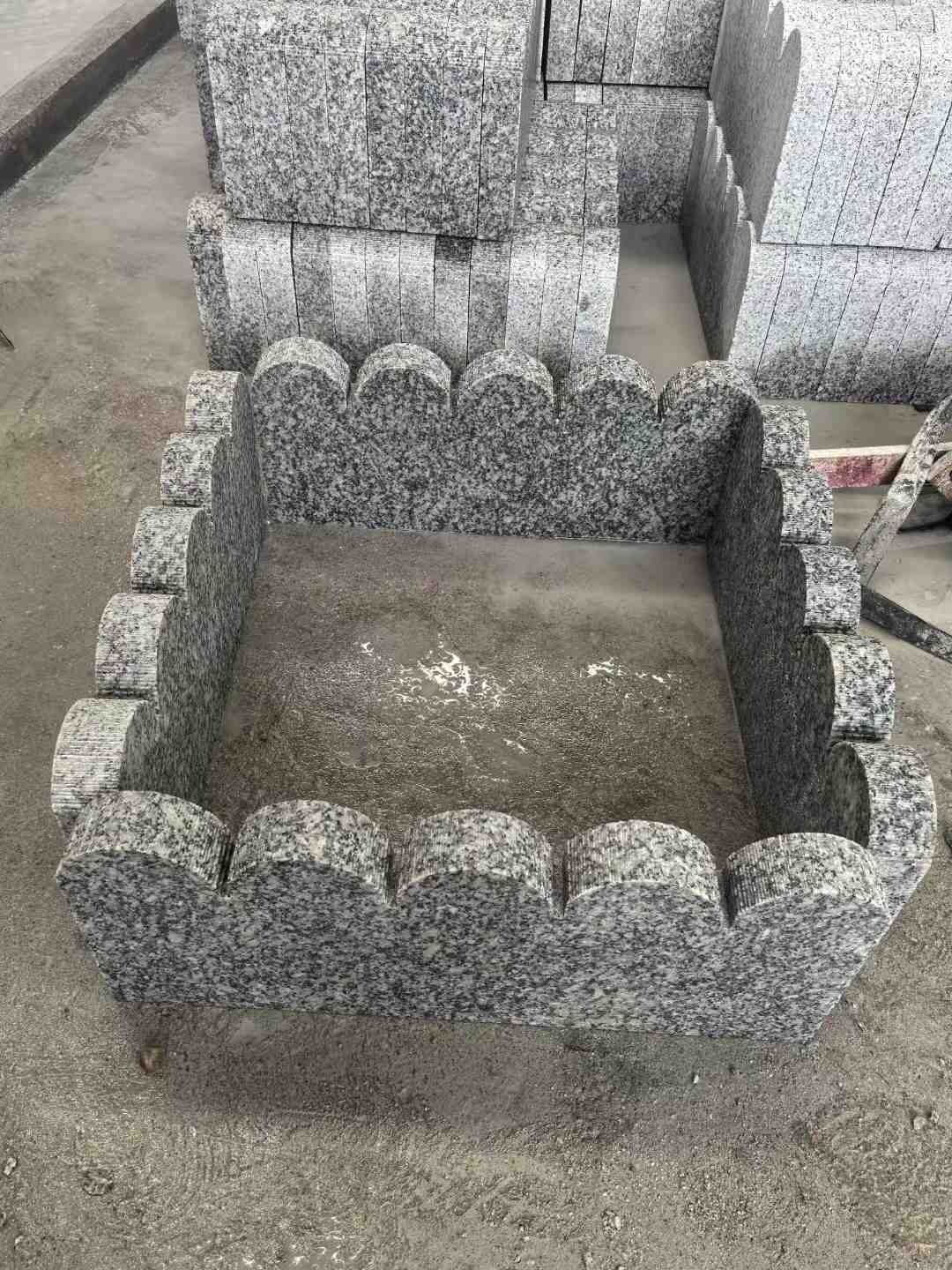 台州 花边石、花坛围栏石、花池界石、菜园栅栏石、镶边石、波浪状界石介绍