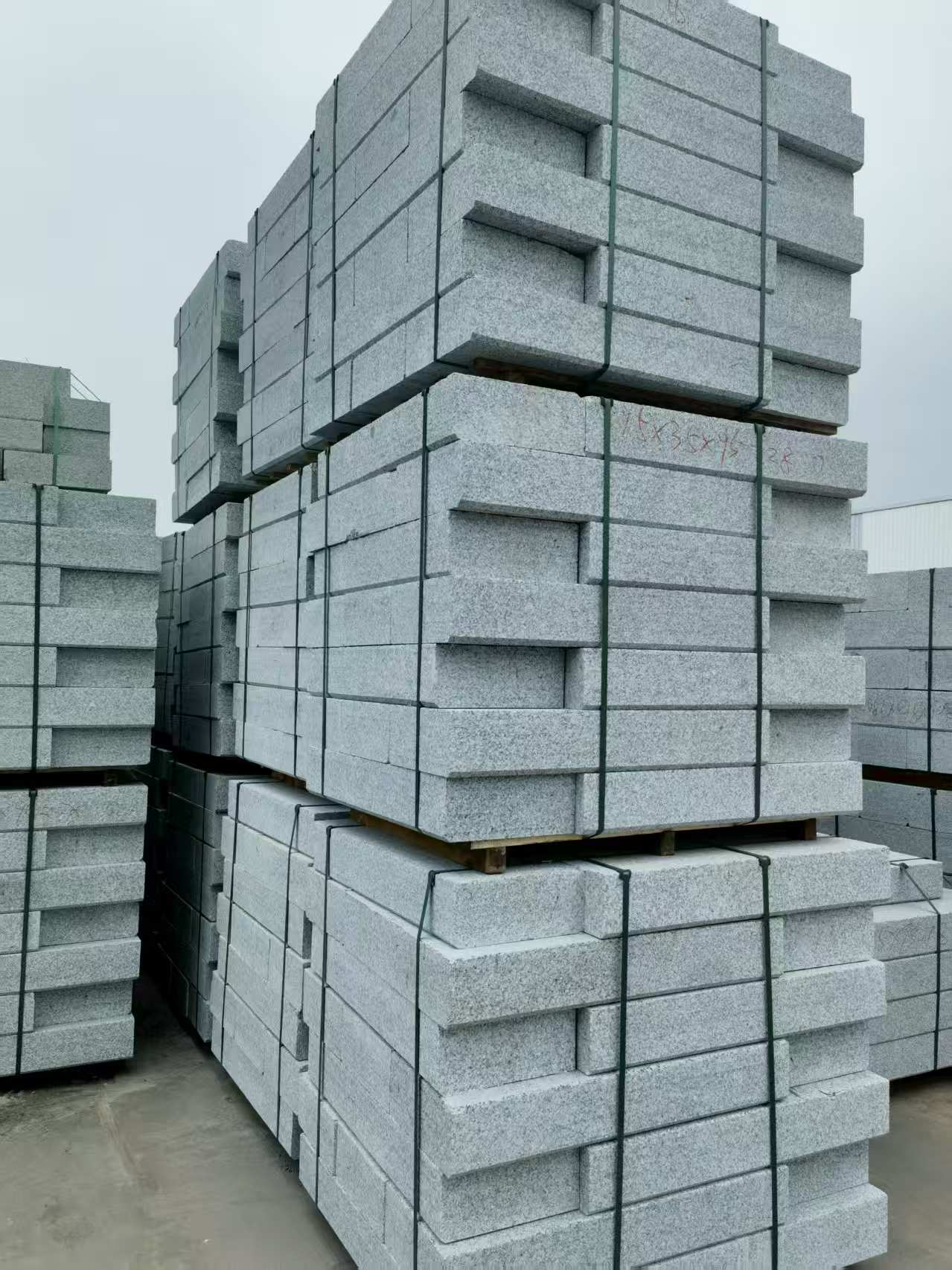 台州 路沿石，板板正正的路沿石