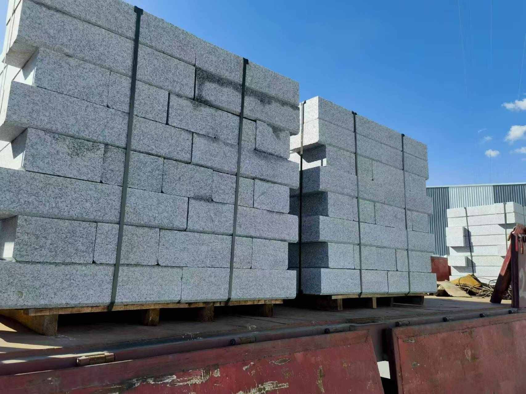 台州 路沿石装车出货