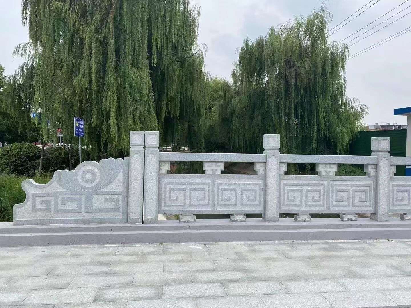 台州 芝麻灰桥栏杆、河道栏杆安装效果