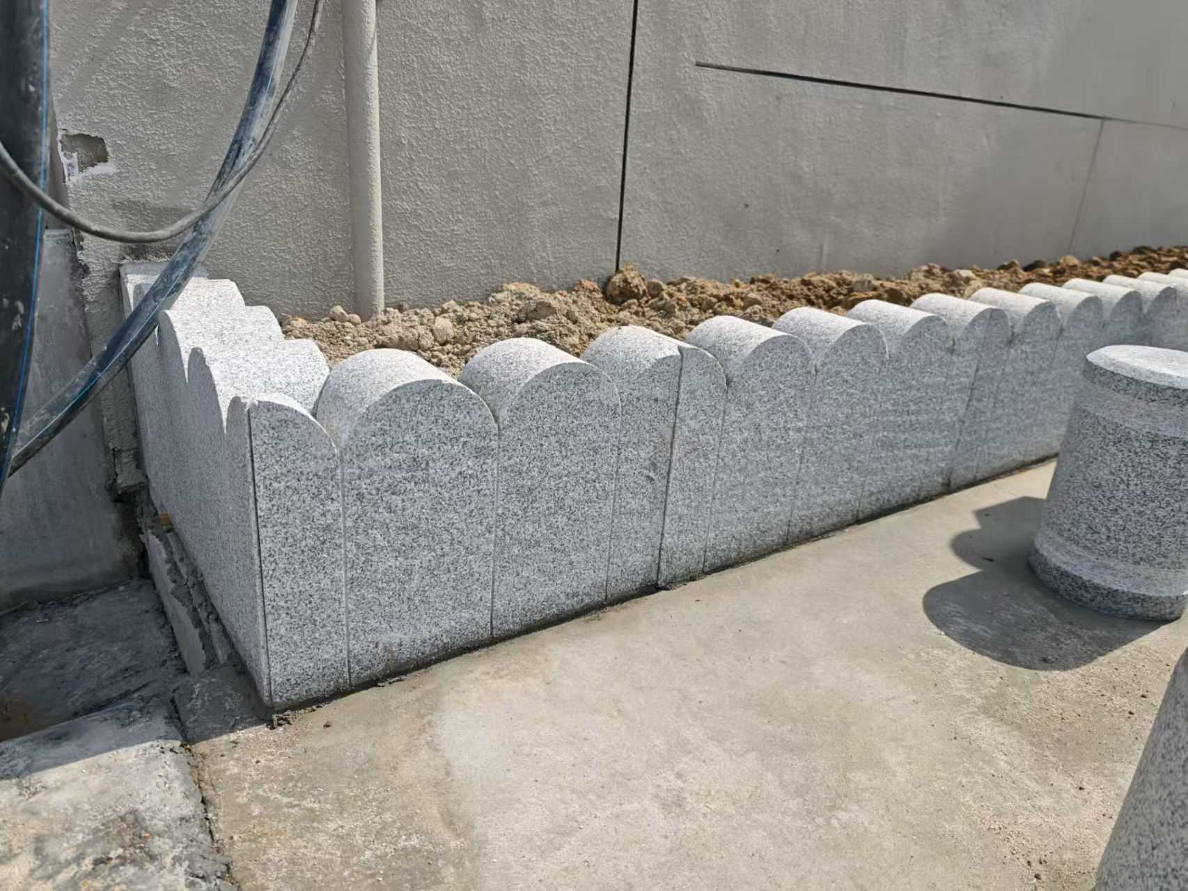 台州 芝麻白花岗岩花边石铺装效果图