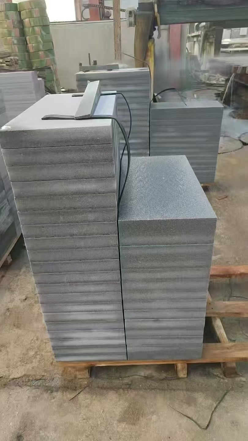 台州 芝麻灰火烧面300*600*50地铺石材